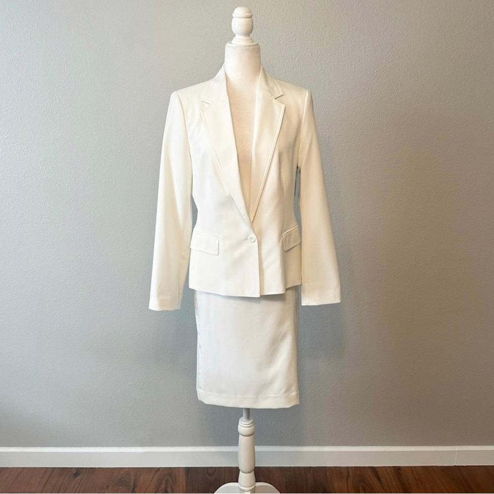 Express White Skirt Suit Blazer & Pencil Skirt Women’s Size 7/8 NEW with tags
